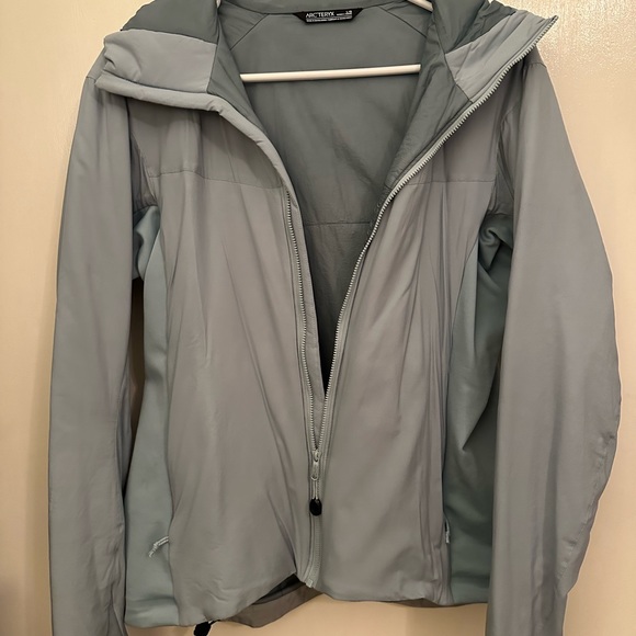 Arc’teryx Atom LT Women’s Large Hoodie - Picture 2 of 7